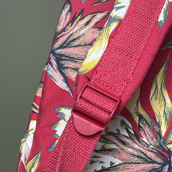 Roxy Stop & Share Red Isle Floral Backpack Bag - Picture 9 of 9